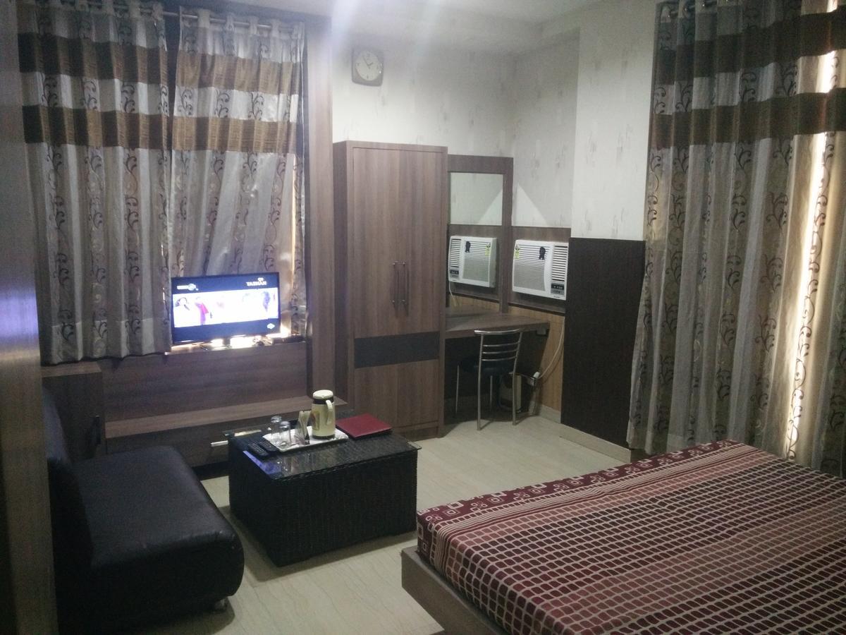 Hotel Desire Hisār Exterior photo