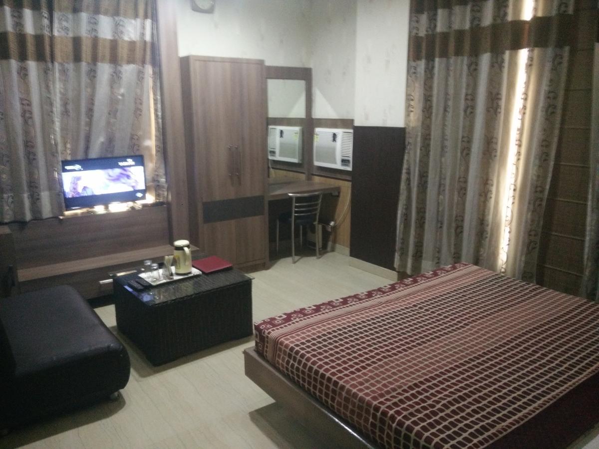 Hotel Desire Hisār Exterior photo